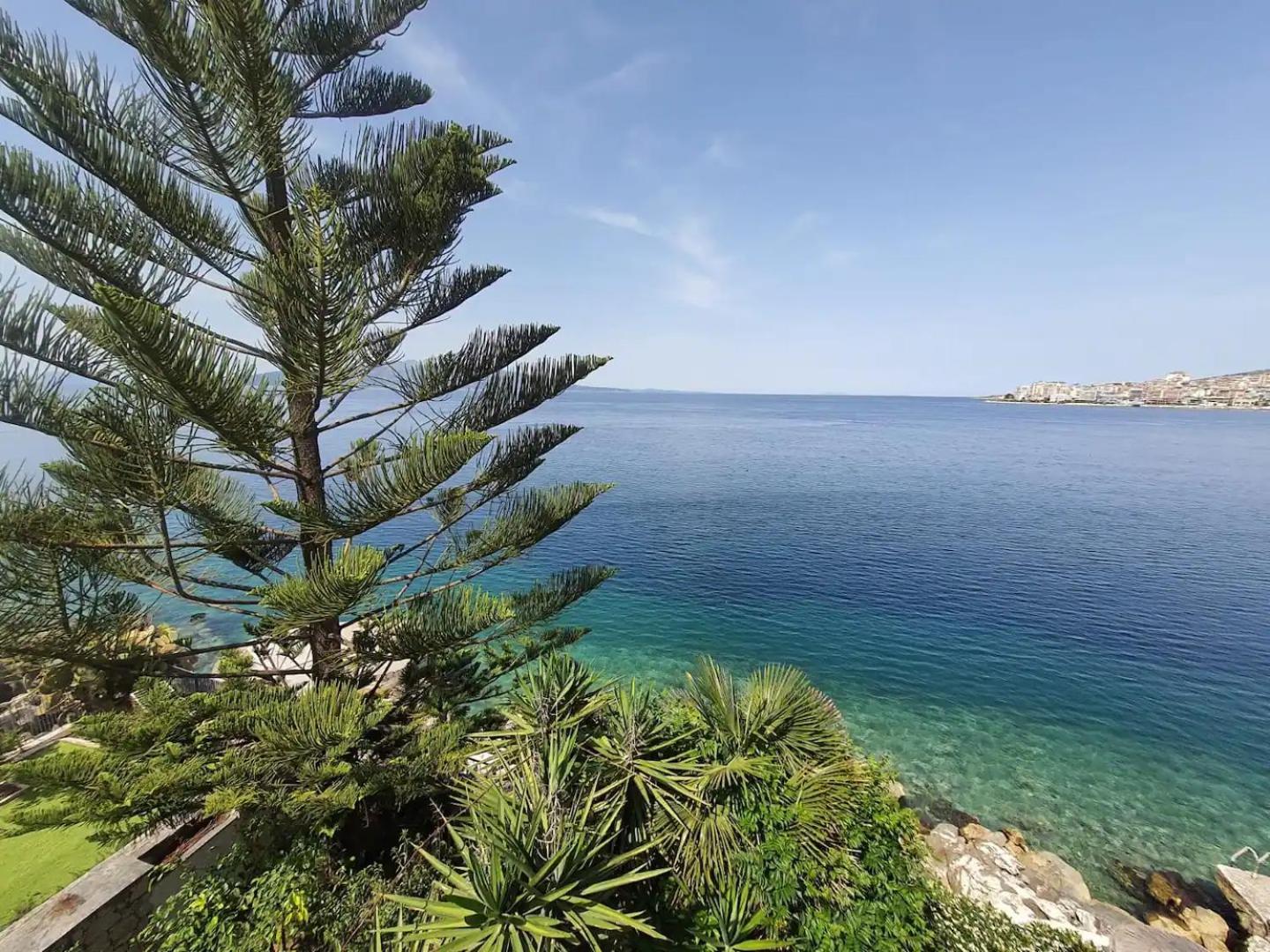 Aphrodite Direct Access To Beach Willa *