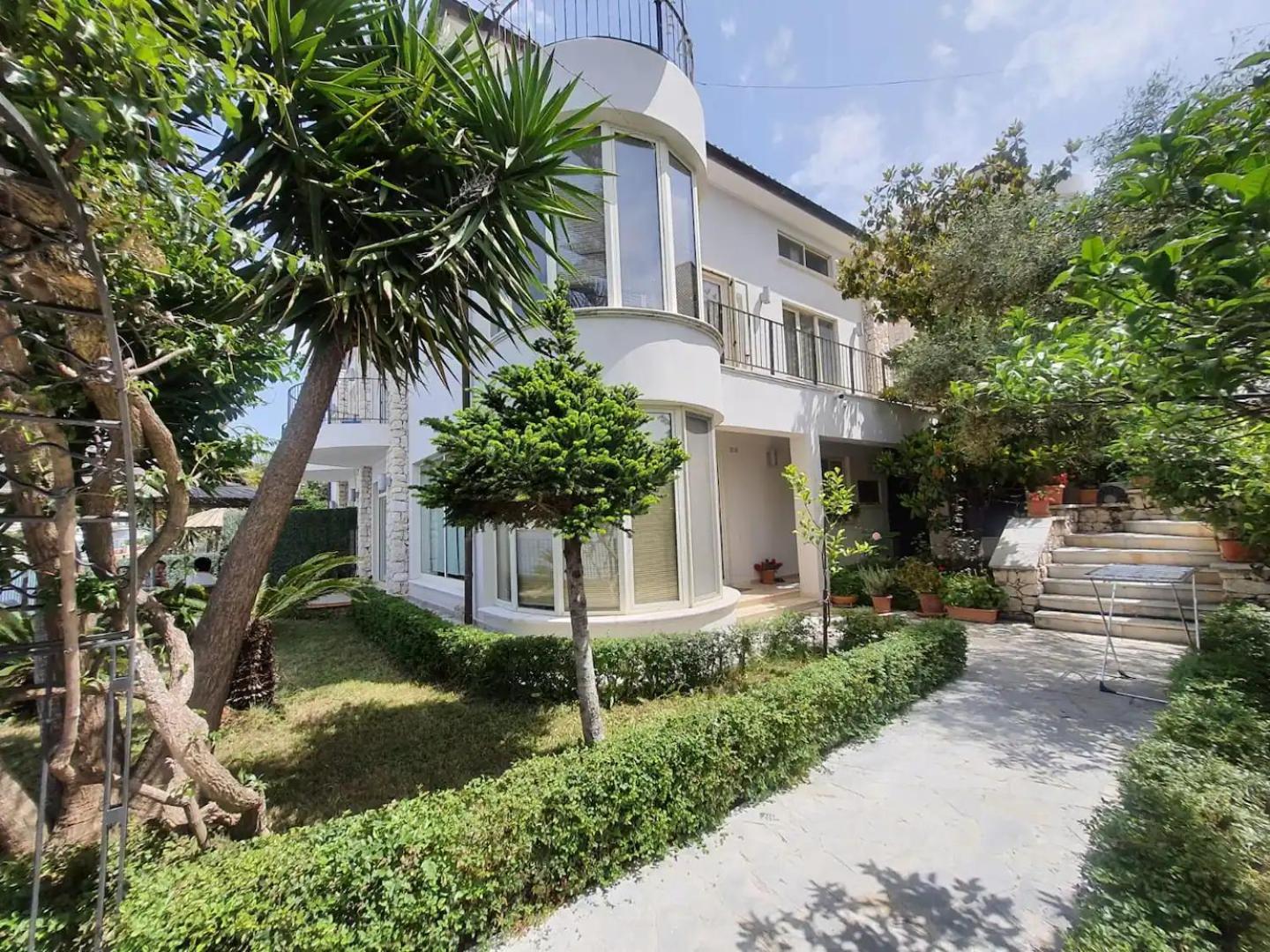 Aphrodite Direct Access To Beach Saranda