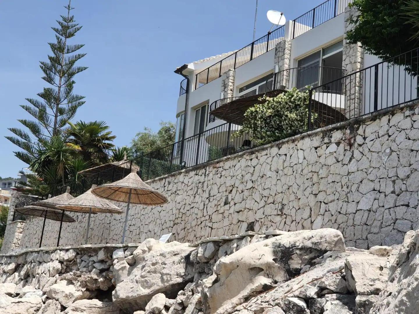 Aphrodite Direct Access To Beach * Saranda