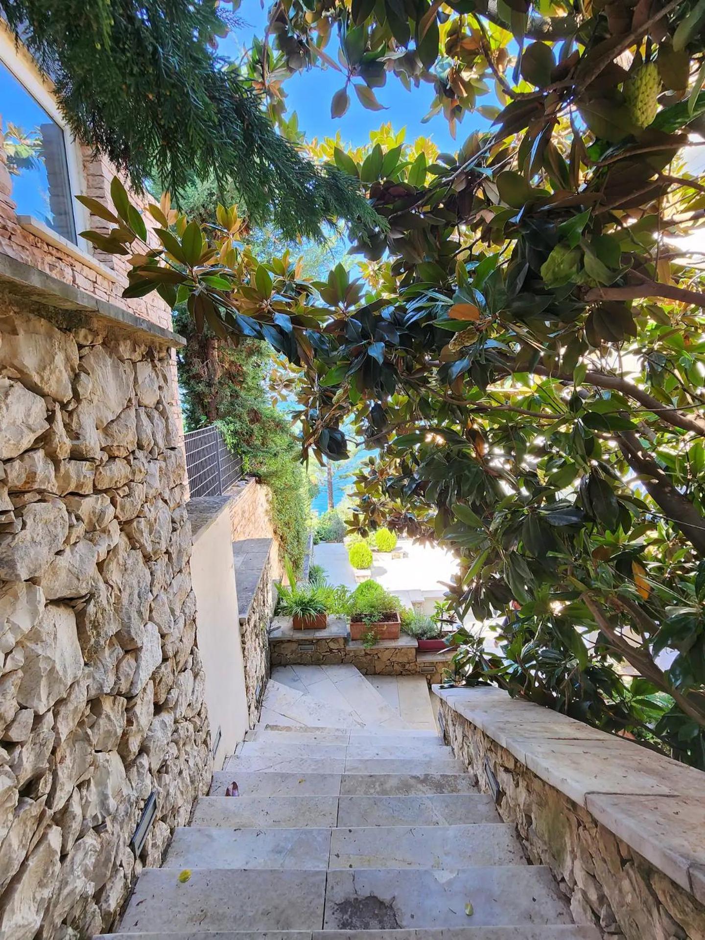 Aphrodite Direct Access To Beach Willa