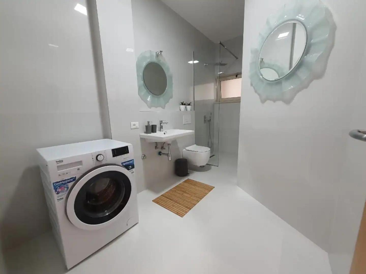 Aphrodite Direct Access To Beach Villa Sarande