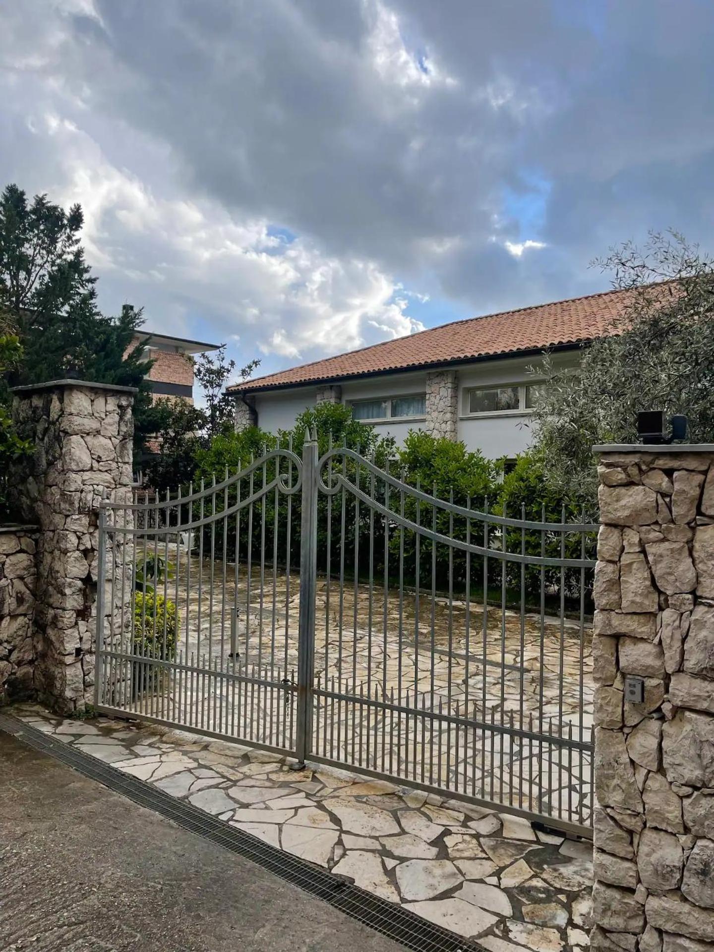 Aphrodite Direct Access To Beach Villa